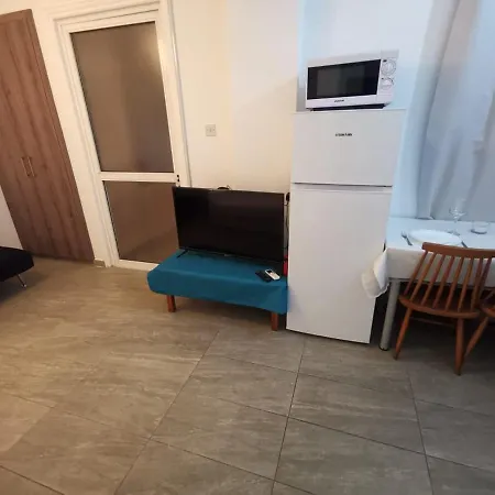 Nice Studio Walking To The Sea شقة لارنكا